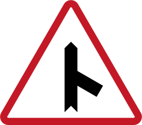 Approach to intersection merging traffic